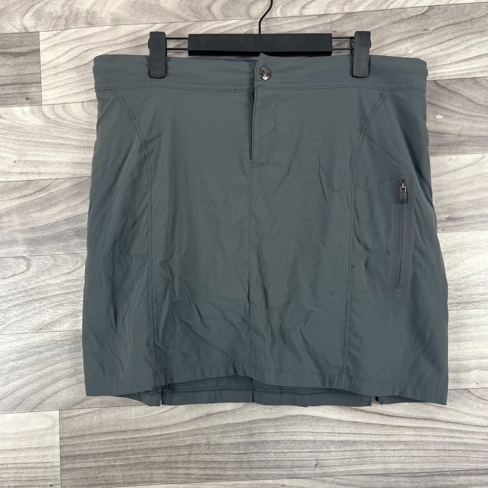 Columbia Skirt Skort‎ Women's 10 Gray Omni-Shield Active Hiking Outdoor Casual